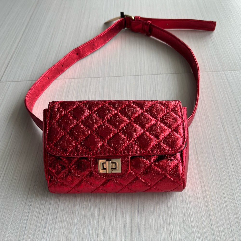 Metallic waist bag